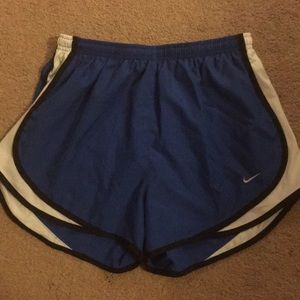 Women’s size M blue Nike Tempo shorts